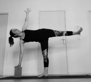 yoga syndrome femoro patellaire la posture de la demie lune