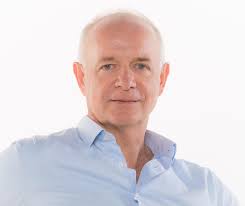 Photo de profil de Lionel Coudron sur fond blanc